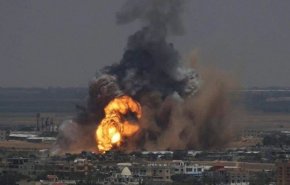حملات موشکی و توپخانه‌ای سعودی به منازل مسکونی غرب یمن 