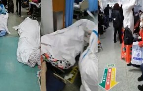 
شاهد..جثث ضحايا كورونا مرمية في ممرات المستشفيات!

