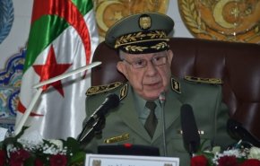 الرئيس الجزائري يكلف اللواء السعيد شنقريحة بمهام رئيس أركان الجيش