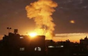 قوات الاحتلال تعلن قصفها أهدافا في قطاع غزة
