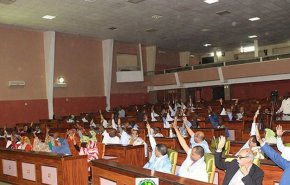 البرلمان الموريتاني يعتمد لجنة تحقيق في فترة حكم الرئيس السابق