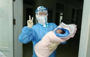وليدة سيدة مصابة بفيروس كورونا تفجر مفاجئة في الصين