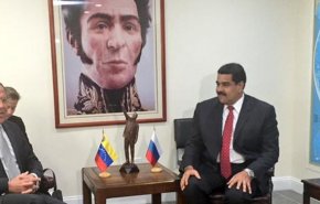 لاوروف برای دیدار با مادورو وارد کاراکاس شد