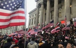 تظاهرات آمریکایی‌ها علیه تبرئه ترامپ