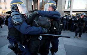 تصاویر درگیری پلیس با معترضان در شهر بوردو فرانسه 