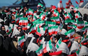 شاهد الحضور المليوني الإيراني في مسيرات انتصار الثورة