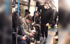 مزحة تتحول إلى جرم في مترو موسكو! (فيديو)
