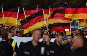 پلیس آلمان ۱۲ نفر را به اتهام تلاش برای حمله به مسلمانان بازداشت کرد