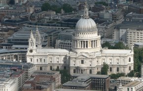 زنی که قصد داشت کلیسایی را در لندن منفجر کند، بازداشت شد