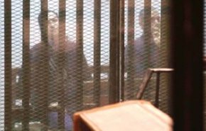 محكمة مصرية تقضي ببراءة علاء وجمال مبارك بقضية 'التلاعب بالبورصة'