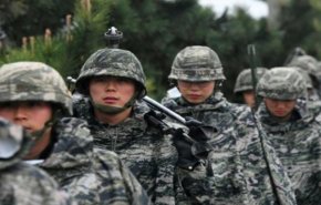 كوريا الجنوبية: إصابة 13 جنديا بـ