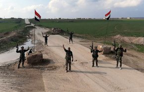 شاهد/ التقاء القوات السورية المتقدمة من ريفي ادلب وحماة