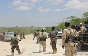 مقتل 20 شخصا في اشتباكات بين جنود ومسلحين بالصومال