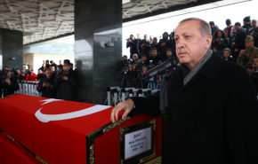 خبير عسكري يهاجم أردوغان..ويروي 'قصة أحمق' والفخ القاتل