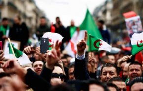 جزائريون يتظاهرون للأسبوع الـ55 رغم كورونا