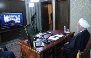 گفت و گوی ویدئوکنفرانسی روحانی با کادر درمانی بیمارستان امام خمینی
