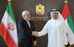 گفتگوی تلفنی وزیر خارجه امارات با ظریف و ابراز همبستگی با دولت و ملت ایران در مقابله با کرونا
