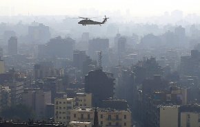 الجيش المصري ينفي رشّ مروحياته مبيدات مضادة لكورونا
