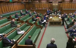 کرونا نفس پارلمان انگلیس را به شماره انداخت/ صندلی‌های خالی پارلمان در نشست پر طرفدار پرسش و پاسخ از نخست وزیر