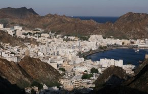 سلطنة عمان توقف إصدار التأشيرات مؤقتا 