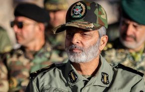 فرمانده کل ارتش از جهادگران خط مقدم سلامت قدردانی کرد