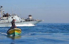 الاحتلال يواصلُ اعتداءاته على الصيادين الفلسطينيين