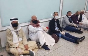 شاهد بالفيديو والصور.. البحرينيون عالقون في مطارات مسقط والدوحة