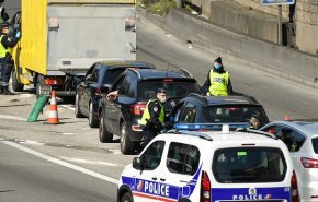 فرنسا... مقتل شخصين وإصابة 7 آخرين في هجوم بسكين