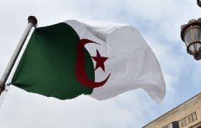 الرئيس الجزائري وموظفو الرئاسة يتبرعون براتب شهر