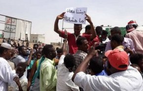 الجيش السوداني يغلق الشوارع المؤدية إلى القيادة العامة