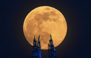 بزرگترین «ماه کامل» جهان در سال ۲۰۲۰ بر فراز شهرهای کرونا‌زده رصد شد
