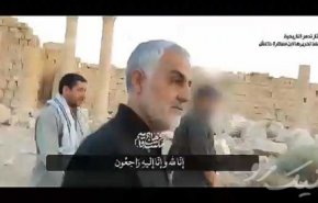 ویدئویی از شهید سلیمانی در کاخ تدمر پس از پیروزی بر داعش