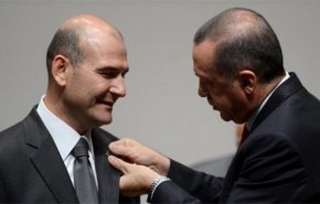 أردوغان يرفض استقالة وزير الداخلية التركي
