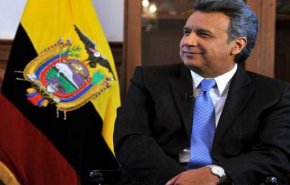 رئيس الإكوادور يخفض مرتبه ومرتبات وزرائه بسبب فيروس كورونا
