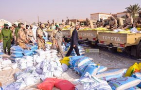 الجيش الموريتاني يسلم معونات غذائية لـ 20 ألف أسرة