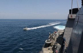 هل حقا استفزت قوارب ايرانية سفنا حربية امريكية؟