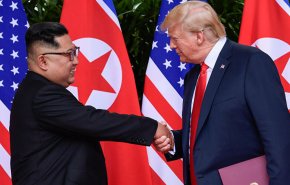 بازگشت ترامپ به پروپاگاندای نامه نگاری با کیم جونگ اون/ رییس جمهور آمریکا: بتازگی «نامه زیبایی» را از رهبر کره شمالی دریافت کردم