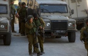 قوات الاحتلال تعتقل 4 فلسطينيين بينهم أسير محرر
