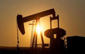 عقود النفط الأمريكي تسليم يونيو تهبط 52% إلى 9.74 دولارا للبرميل