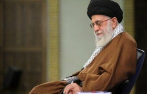 قائد الثورة الاسلامية يشيد بأداء قوات الحرس الثوري