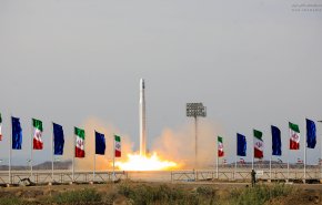 صحيفة عبرية تعترف بتقدم إيران في مجال الفضاء