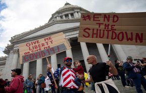 احتجاجات في ويسكونسن الامريكية تطالب بإعادة فتح الولاية