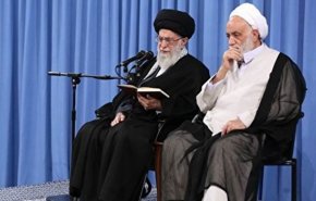 قائد الثورة الاسلامية يؤكد على ترويج القرآن وتفسيره