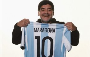 قميص مارادونا في مزاد لمواجهة كورونا في نابولي