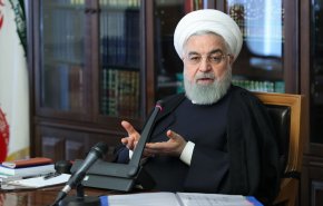 الرئيس روحاني يؤكد على اكمال المشاريع الكبيرة في البلاد