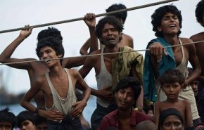 بنگلادش روهینگیایی‌های سرگردان در دریا را به جزیره‌ای خالی از سکنه و سیل خیز منتقل کرد