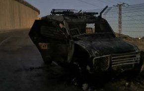 فلسطینی‌ها یک خودروی نظامی رژیم صهیونیستی را به آتش‌ کشیدند