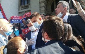 درگیری احزاب مخالف دولت صربستان با نمایندگان مجلس