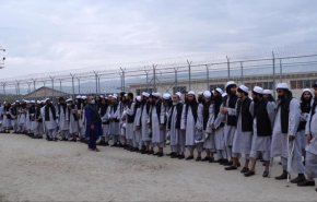 السلطات الأفغانية تفرج عن 150 سجينا من 