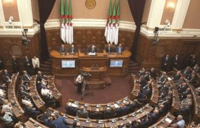 أول رد فعل على مسودة تعديل الدستور في الجزائر